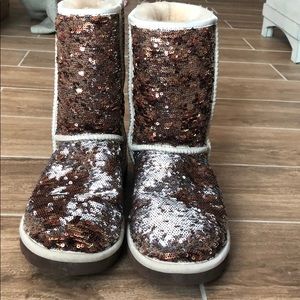 Classic style UGGS with short sparkles